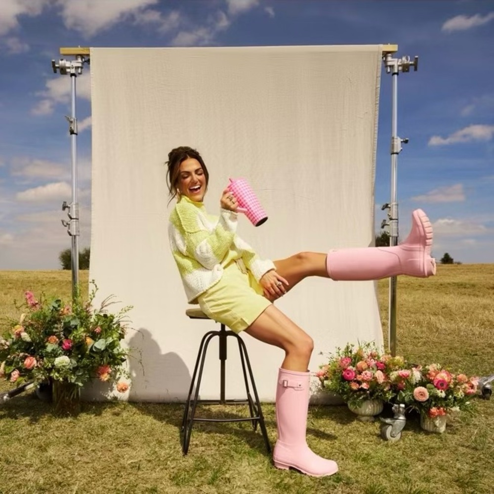 BruMate 30oz Stainless Steel Era Flip Water Bottle - Pink Gingham - Madi Nelson - Picture 12 of 14